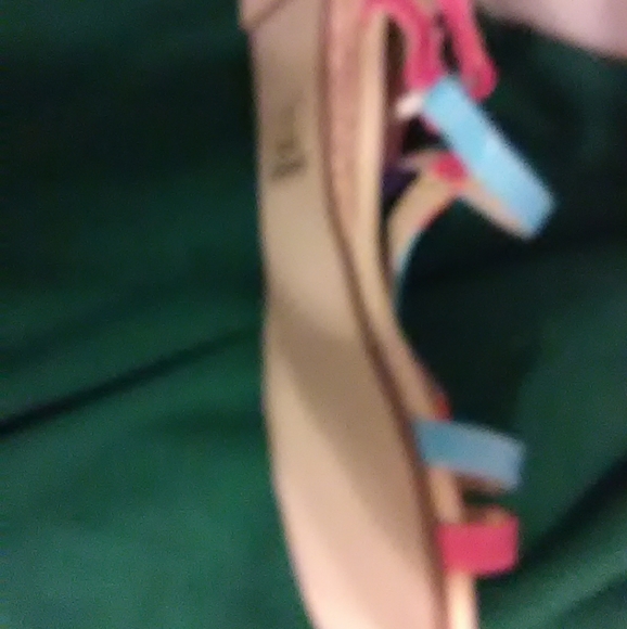 Women's shoes - Picture 2 of 3